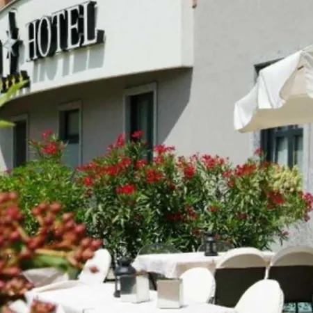 Poli Hotel 4*